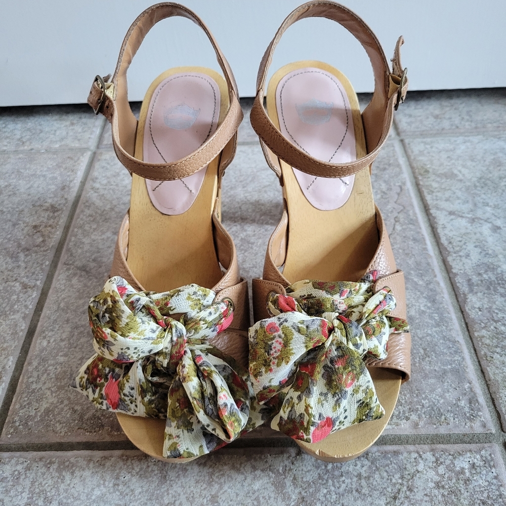 Crown Vintage Heels